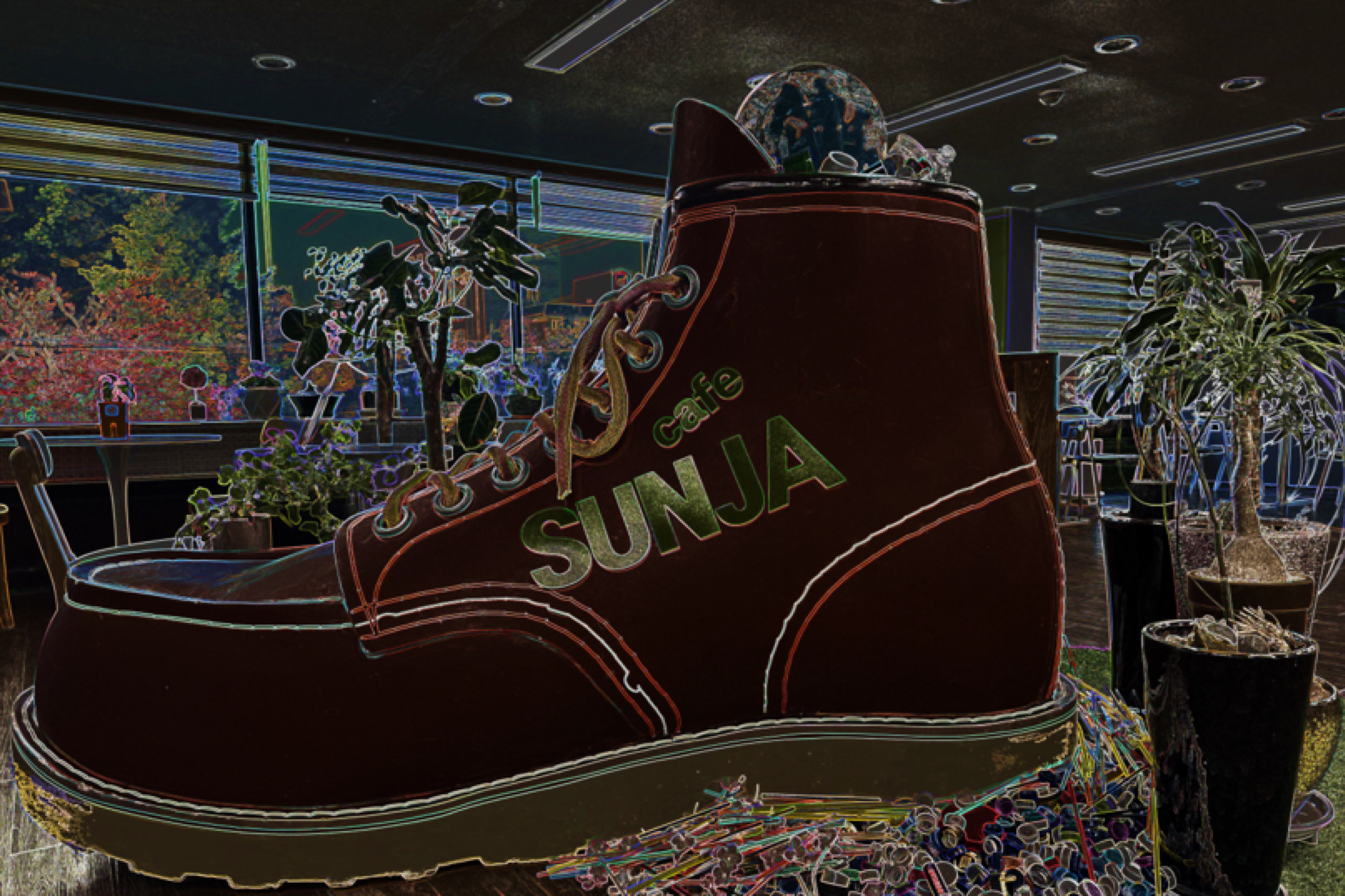 좌측 하단 이미지